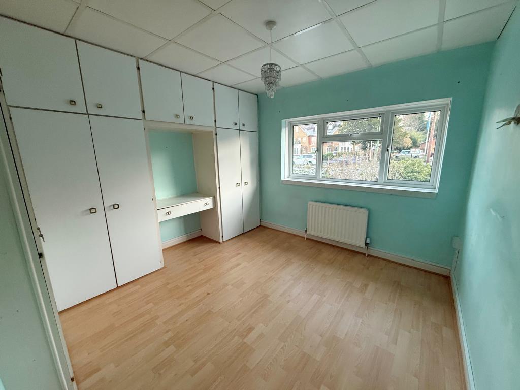 Lot: 171 - THREE-BEDROOM END-TERRACE HOUSE FOR IMPROVEMENT - Bedroom one